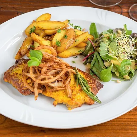 & Restaurant Raueneck 호텔 바트 자로
