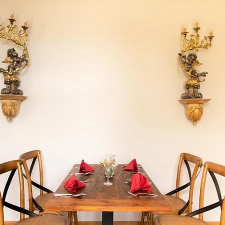 & Restaurant Raueneck * 바트 자로
