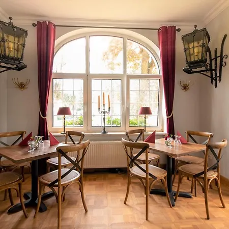 & Restaurant Raueneck *