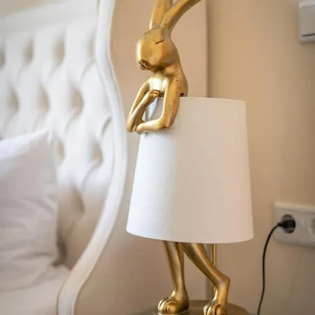 & Restaurant Raueneck מלון באד סארואו