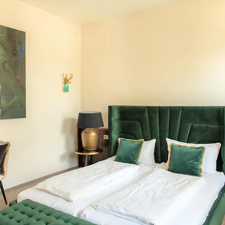 & Restaurant Raueneck