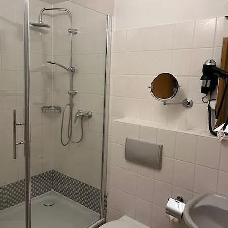 Hotel&restaurant Raueneck Hotel *