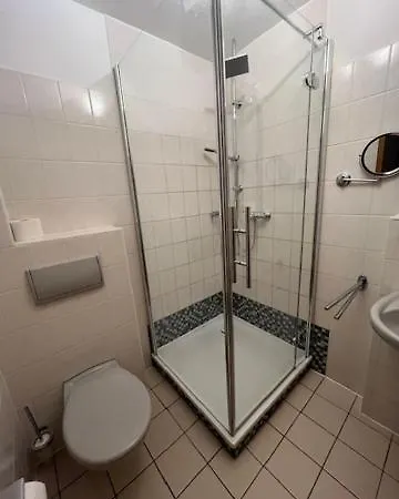 & Restaurant Raueneck *