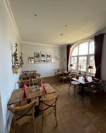 & Restaurant Raueneck Hotel *
