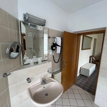 & Restaurant Raueneck