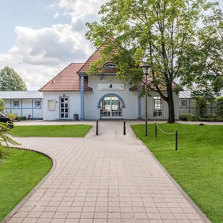 מלון & Restaurant Raueneck באד סארואו