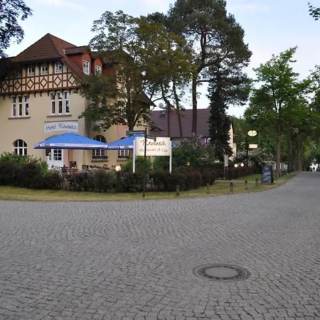 호텔 & Restaurant Raueneck *