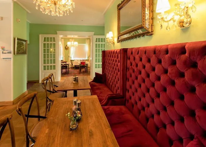 & Restaurant Raueneck Hotel