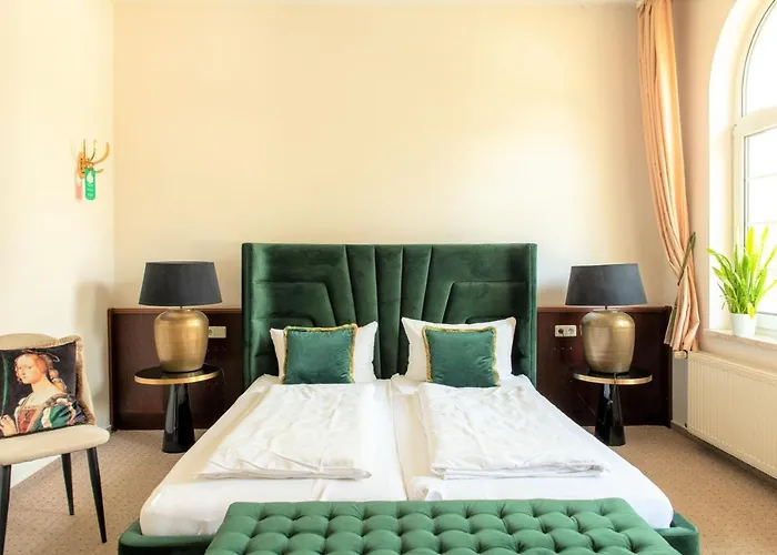 Hotel&restaurant Raueneck Hotel *