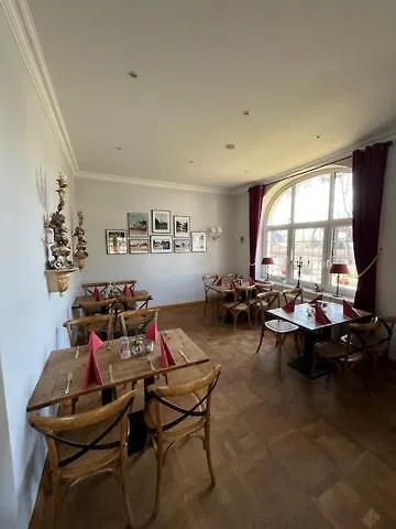 & Restaurant Raueneck Hotel *