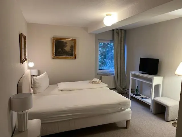 & Restaurant Raueneck Hotel *