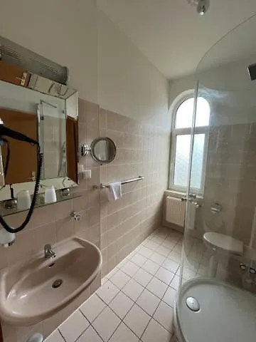 & Restaurant Raueneck